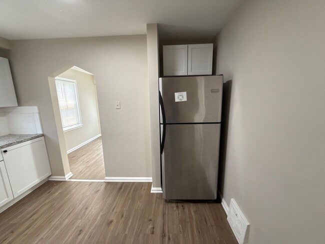 Building Photo - Renovated 3-Bedroom Home – We Welcome Sect...