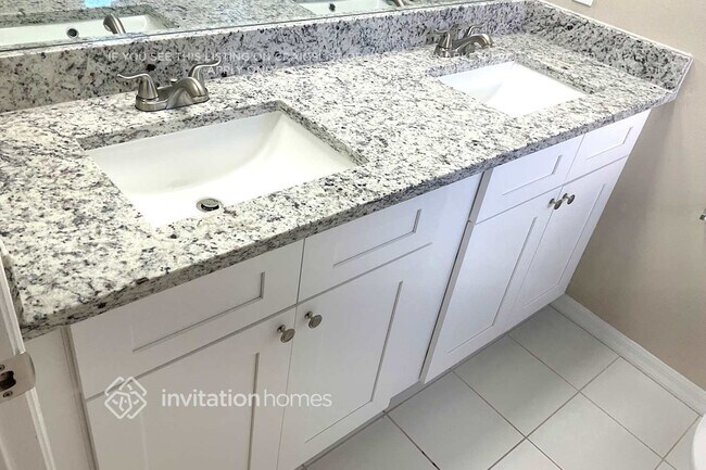 Building Photo - 5 Cypress Run