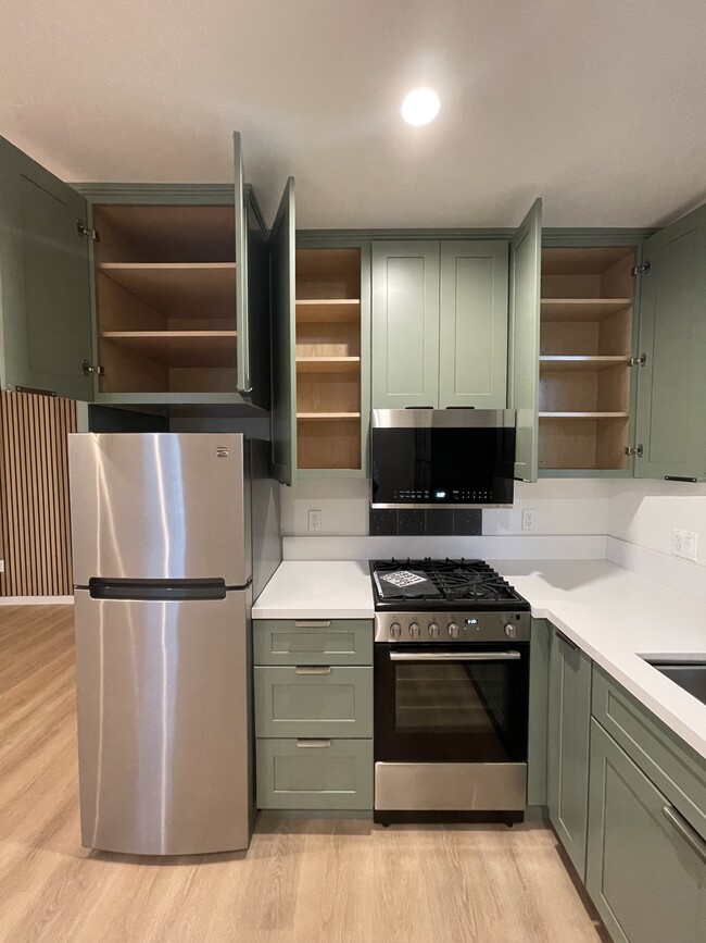 Newly renovated kitchen - 3146 Rowena Ave