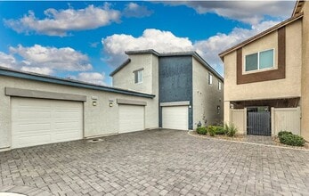 Building Photo - 4519 Sapphire Moon Ave