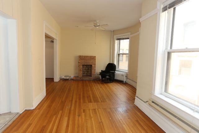 Building Photo - 1219 N Dearborn St