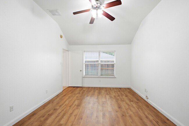 Building Photo - 111 Thunder Basin Dr