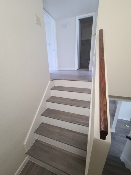 Upstairs - 11002 Hammerly Blvd