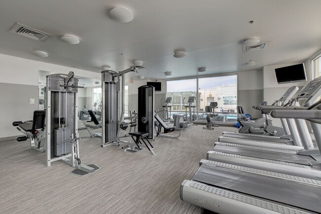Building Photo - Modern Loft with City View