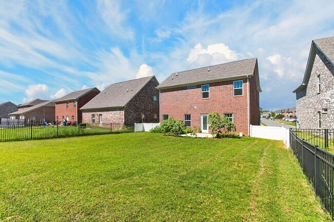 Building Photo - 520 Sunflower Dr
