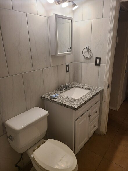 Building Photo - 5828 E 35th St