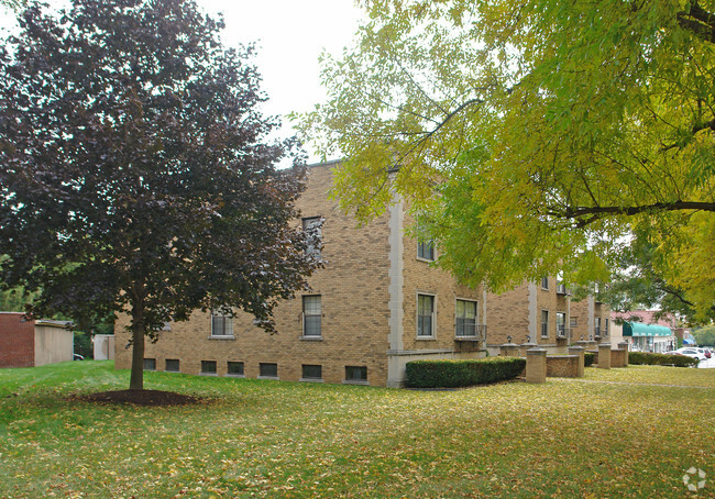 Building Photo - Bel Air Manor