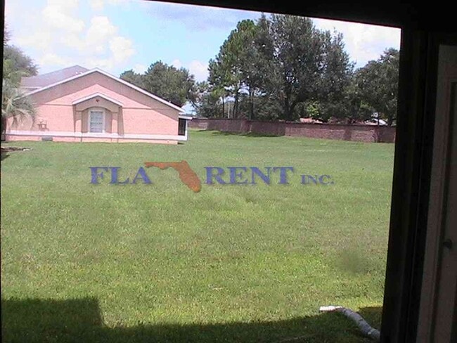 Building Photo - 3 BEDROOM / 2 BATH - 2 STORY TOWNHOUSE (SO...