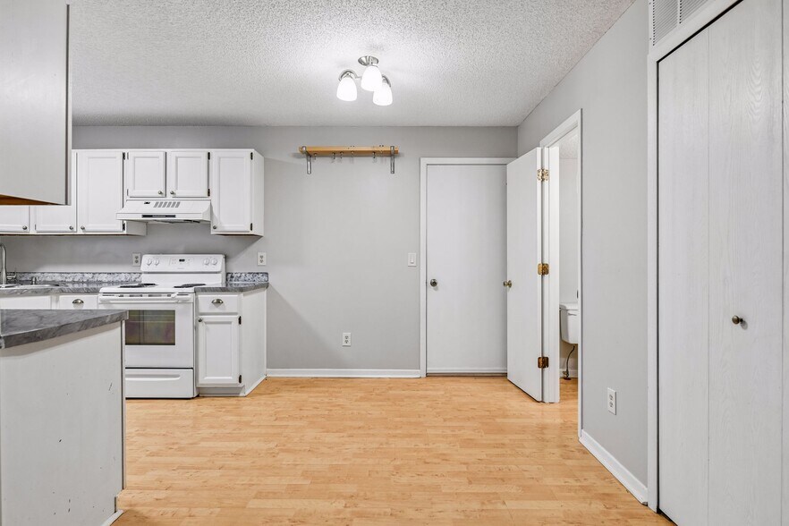 Building Photo - 13316 Zenith Ln