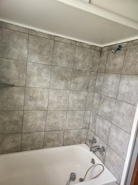 Building Photo - 2104 Date Ave