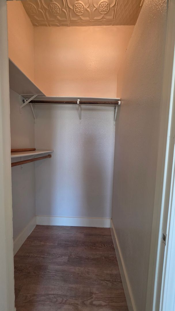 Building Photo - 145 N Kealy Ave