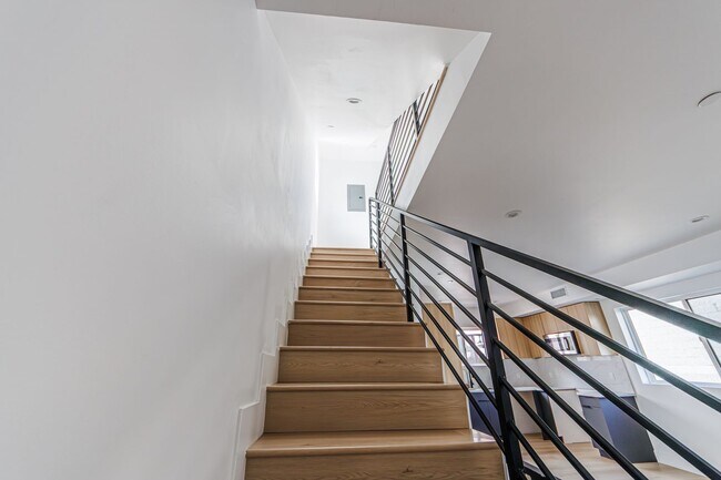 Building Photo - 13463 Beach Ave