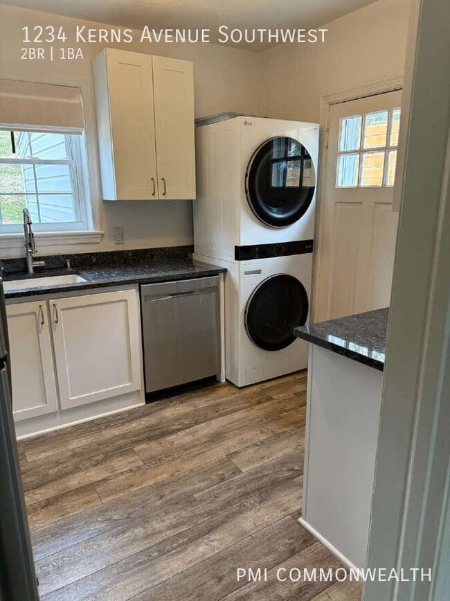 Building Photo - 1234 Kerns Ave SW