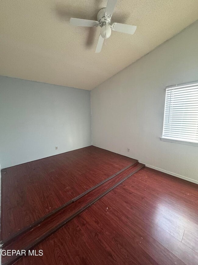 Building Photo - 3033 Tierra Humeda Dr