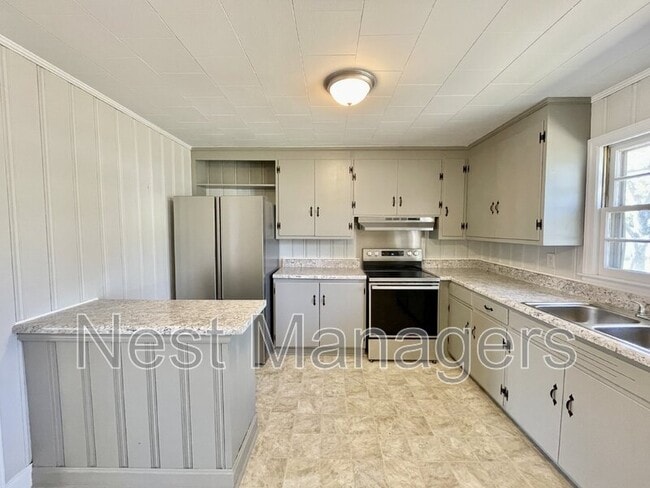 Building Photo - 531 E Donaldson Ave