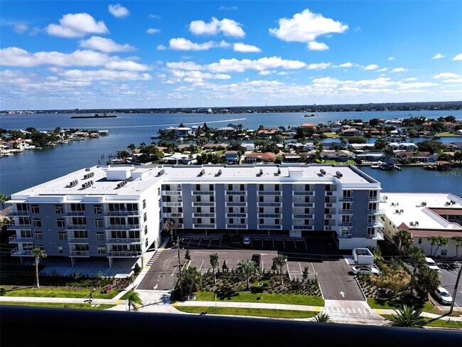 Building Photo - 400 Island Way