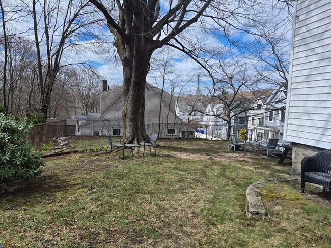 Building Photo - 445 Beech St