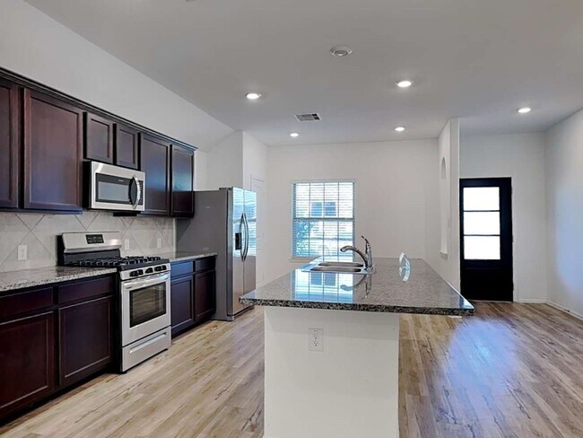 Building Photo - 502 Pecan Landing Ln