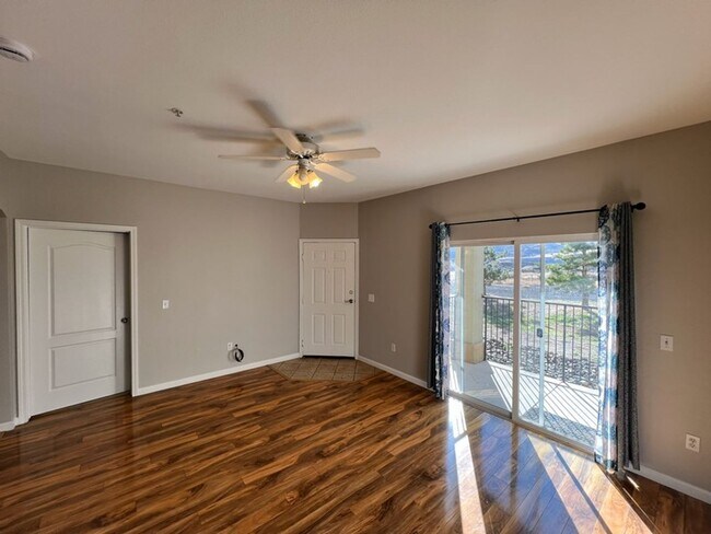 Building Photo - Silver Creek Condo- Three Bedroom Two Bath