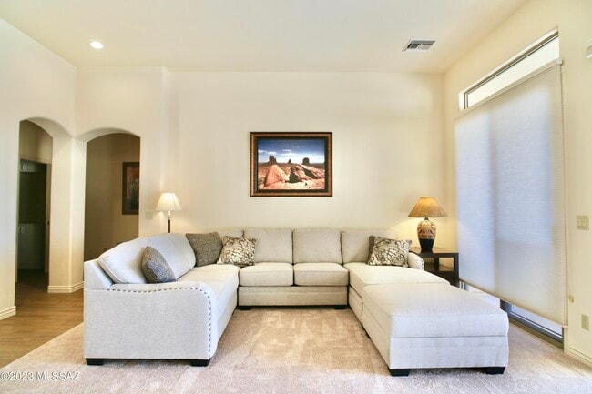 Building Photo - 12129 N Tall Grass Dr