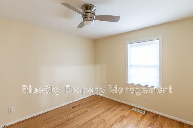 Building Photo - 158 Burnet St