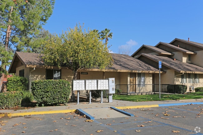 Building Photo - Monte Vista Manor