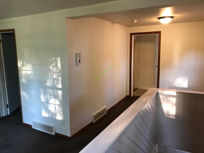 Building Photo - Available January 15th - 2 Bedroom, 1 Bathroom Single Family Home