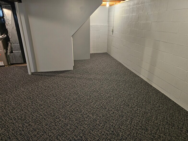 Building Photo - 1041 Applegrove St NW