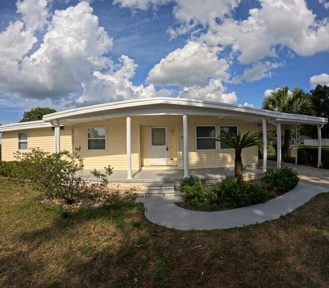 Building Photo - 15 NE 63rd Ct