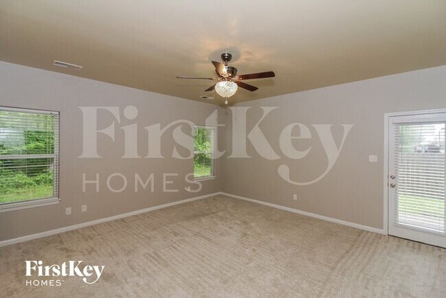 Building Photo - 6111 Lubiani Valley Dr