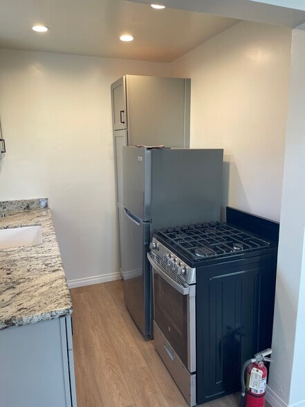 New stove and refer - 287 W Mission Ave