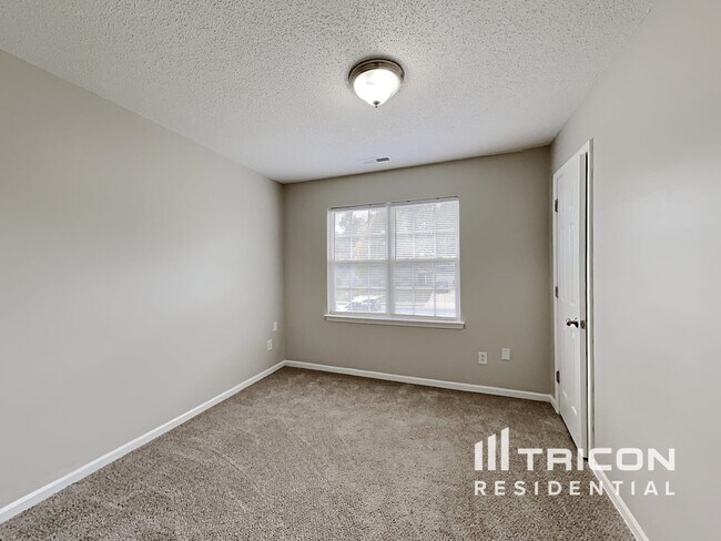 Building Photo - 3908 Chatterleigh Dr