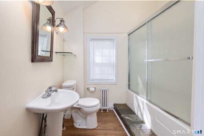 Building Photo - 1187 Mt Carmel Ave