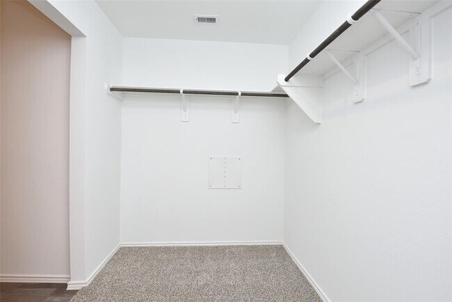 Building Photo - 24311 Saddlestone Green Dr