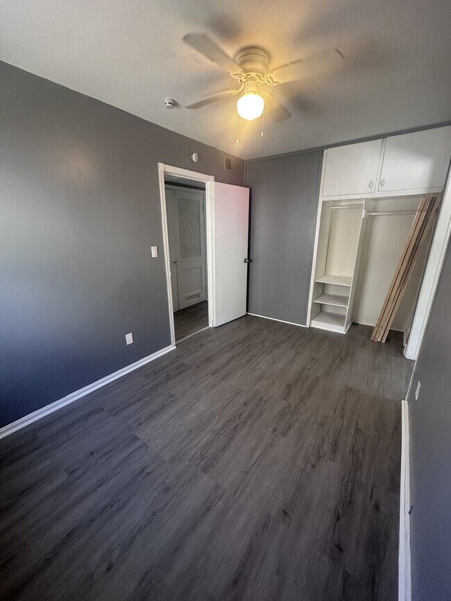 Building Photo - 16313 Clearview Ave