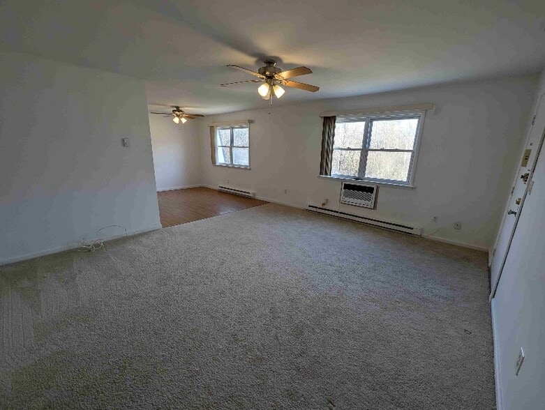 Building Photo - 4 White Gate Rd