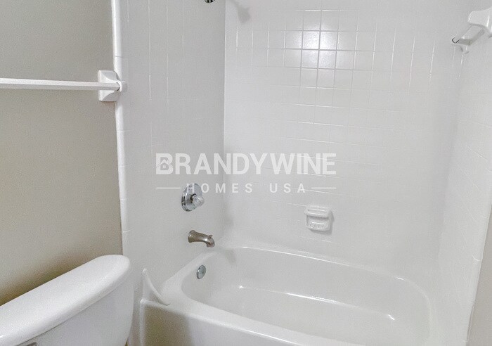 Building Photo - 9970 Timberlake Dr E