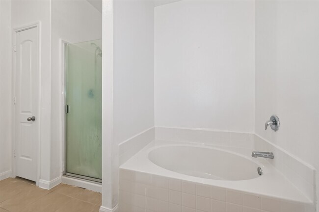 Building Photo - 20807 Echo Manor Dr