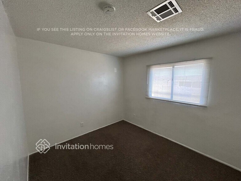 Building Photo - 3007 N 79th Dr