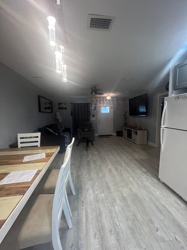 Building Photo - Fully Furnished Flagler Beach Rental – Utilities Included