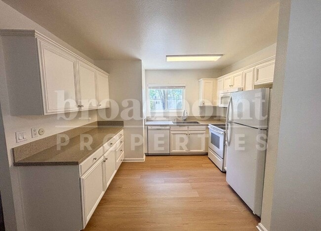 Building Photo - 2536 White Oak Pl
