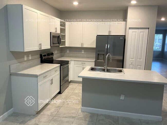 Building Photo - 20700 NE 2nd Ct