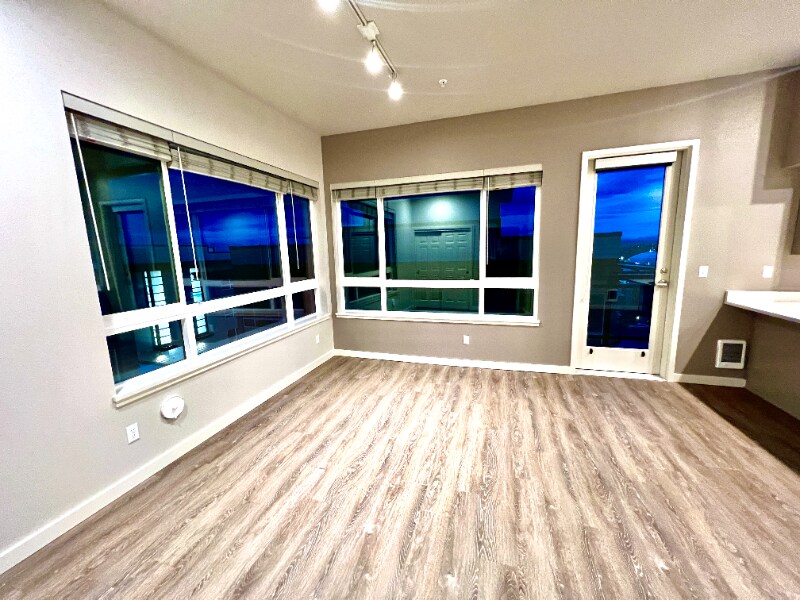 Building Photo - 2330 Yakima Ct