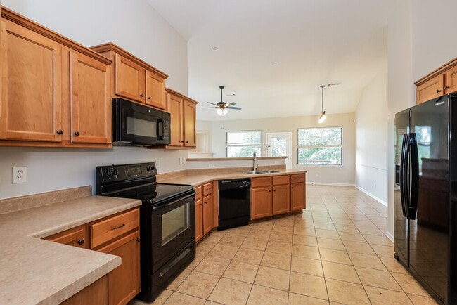 Building Photo - 7659 Romero Dr