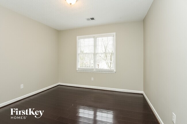 Building Photo - 3326 Poplar Ridge Dr