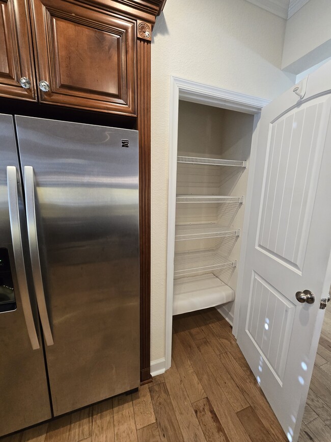 Building Photo - 4724 Bruce St