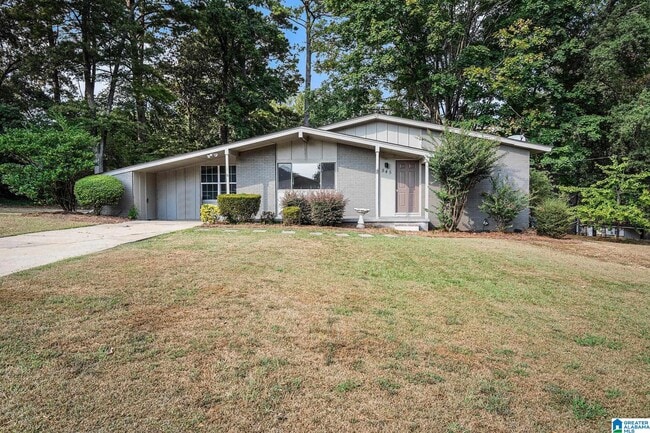 Primary Photo - 545 Edgecrest Cir