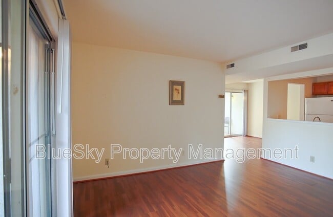 Building Photo - 1243 Cedars Ct