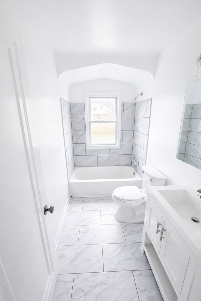 Building Photo - 14274 Kilbourne Ave