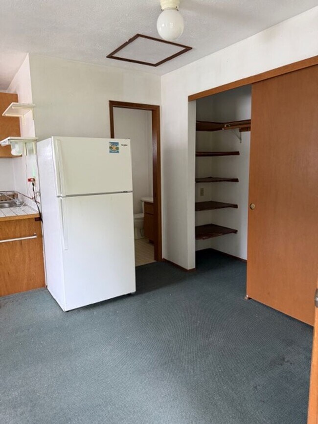 Building Photo - 1060 Lower Kimo Dr